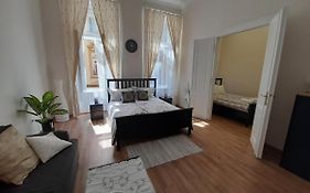 Dohany Central Apartment